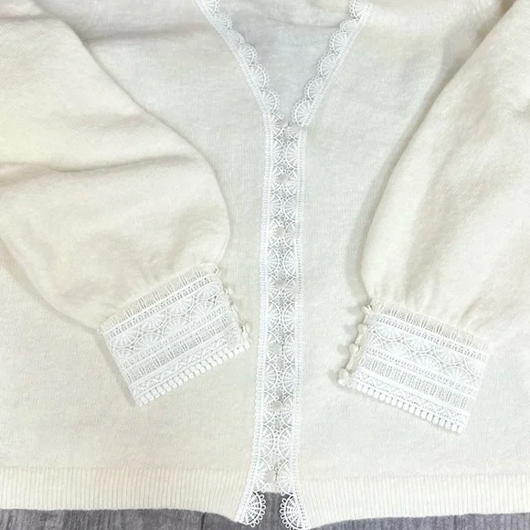 La Maille Sézane Gilet Melina in Ecru [30] - Picture 8 of 11